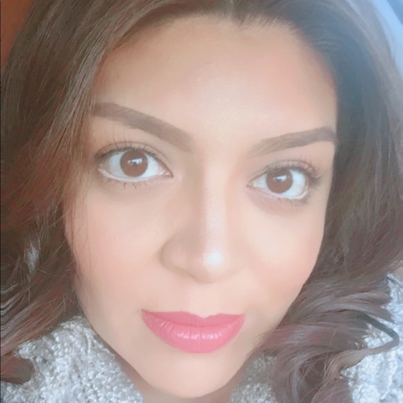 Meet your Posher, Rocio - Picture 1 of 1